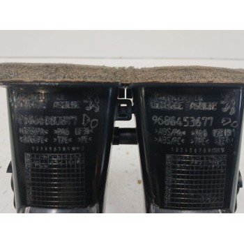 Recambio de rejilla aireadora para peugeot 3008 ii suv (mc_, mr_, mj_, m4_) hybrid referencia OEM IAM 96866080877  9686453677
