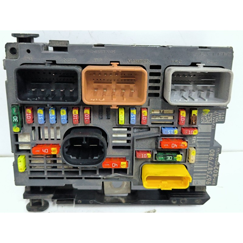 CAJA RELES / FUSIBLES