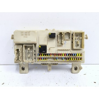 Recambio de caja reles / fusibles para volvo s40 ii (544) 2.0 d referencia OEM IAM 8690719  
