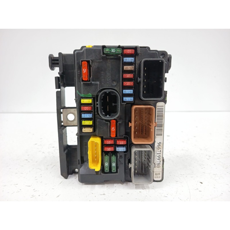 Recambio de caja reles / fusibles para peugeot 207/207+ (wa_, wc_) 1.4 hdi referencia OEM IAM 9667199780  