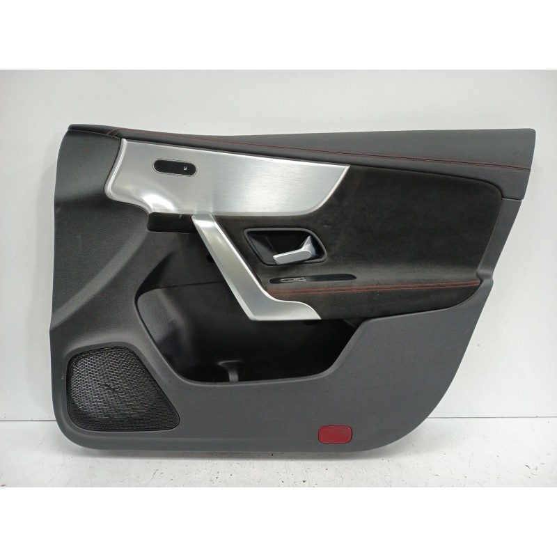 Recambio de guarnecido puerta delantera derecha para mercedes-benz cla (c118) cla 250 e (118.386) referencia OEM IAM A1187209200