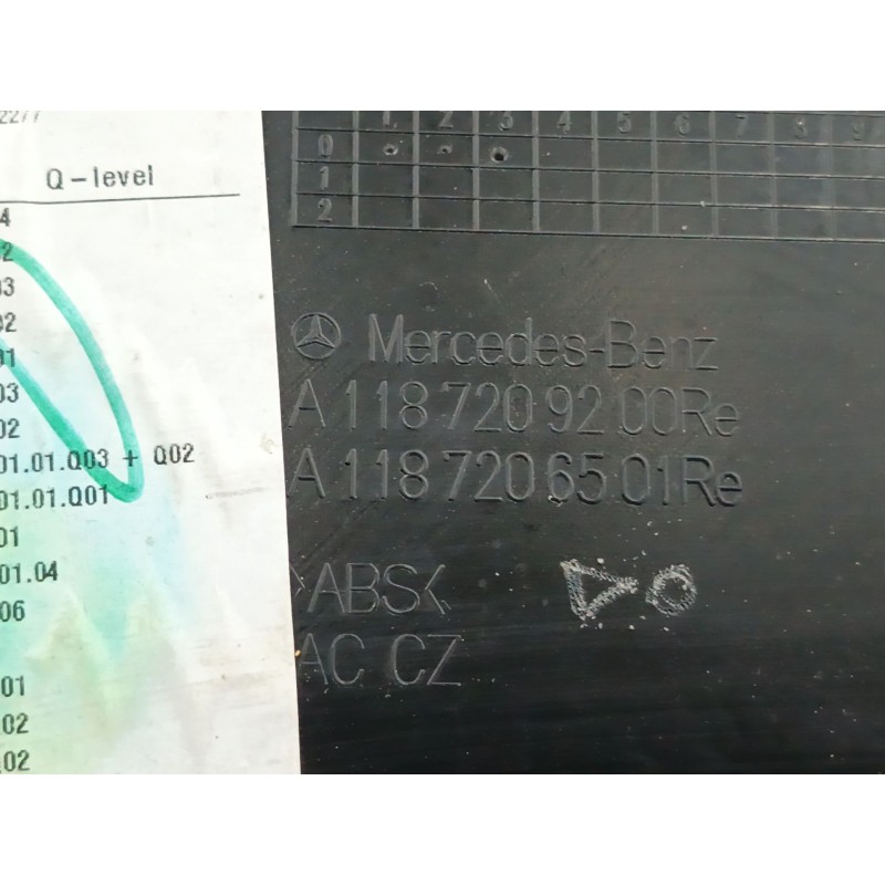 GUARNECIDO PUERTA DELANTERA DERECHA A1187206501