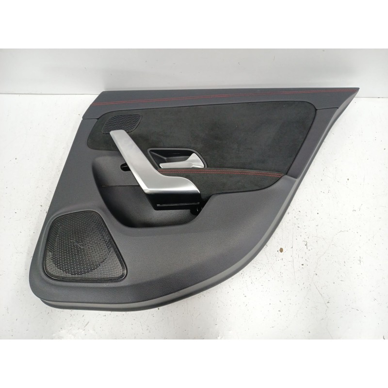Recambio de guarnecido puerta trasera derecha para mercedes-benz cla (c118) cla 250 e (118.386) referencia OEM IAM A1187308600 A