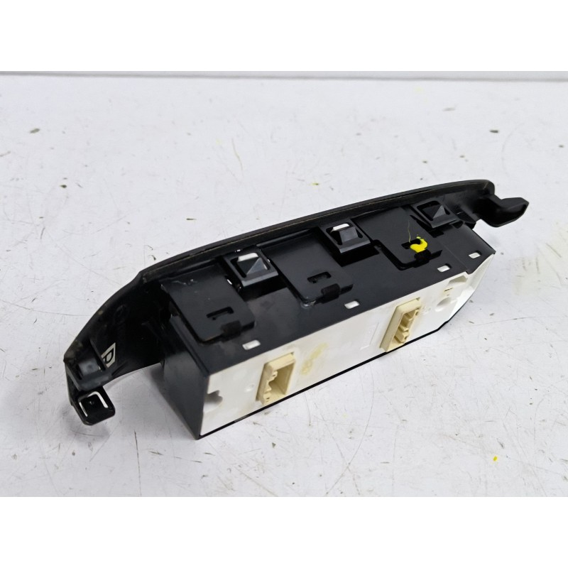 MANDO ELEVALUNAS DELANTERO IZQUIERDO