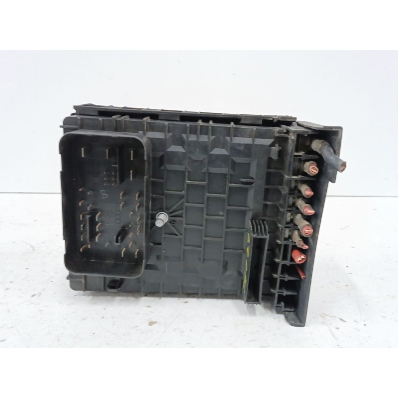 CAJA RELES / FUSIBLES