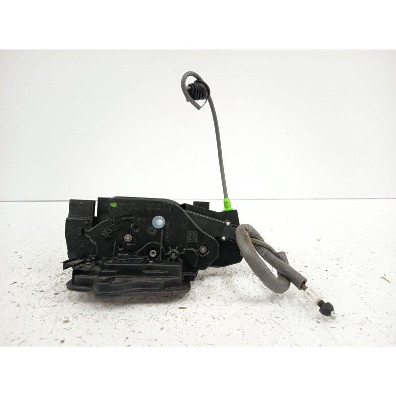 CERRADURA PUERTA TRASERA DERECHA A1770032999