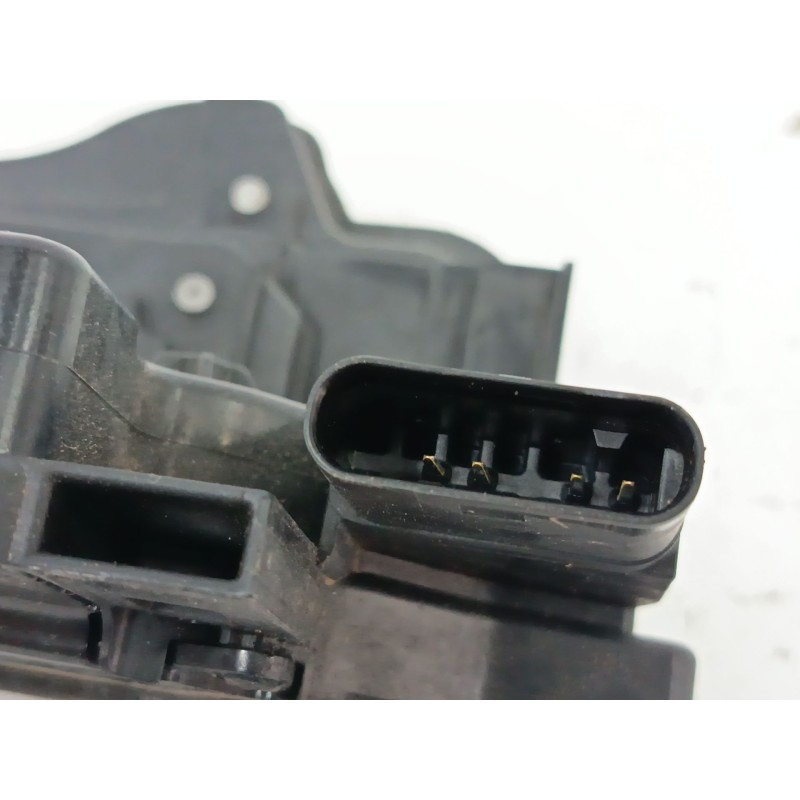 CERRADURA PUERTA DELANTERA DERECHA A1770032899