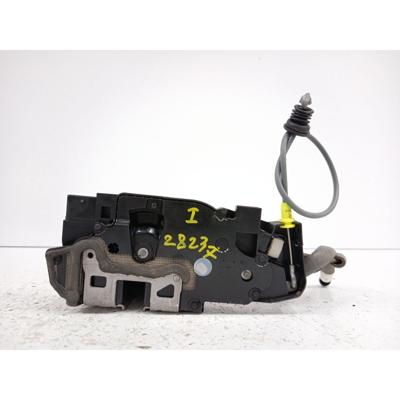 CERRADURA PUERTA DELANTERA IZQUIERDA A1770032899