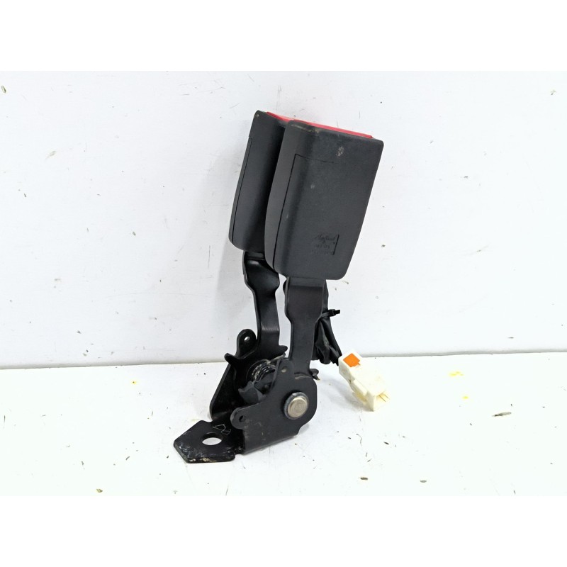 ENGANCHE CINTURON TRASERO DERECHO