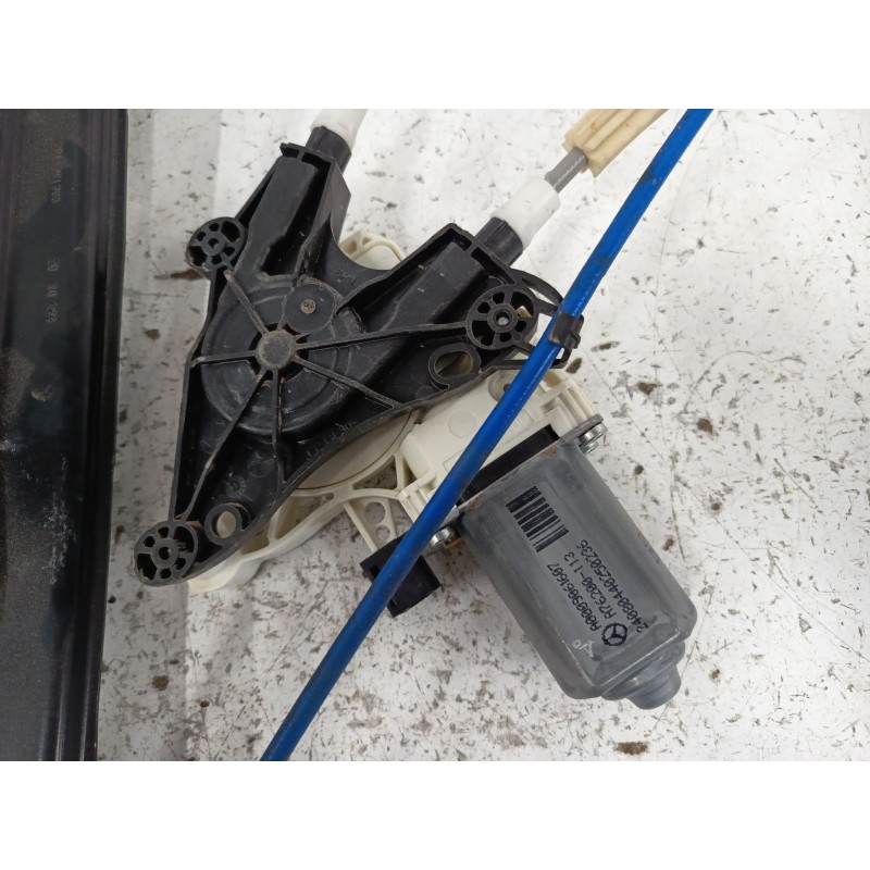 ELEVALUNAS TRASERO DERECHO