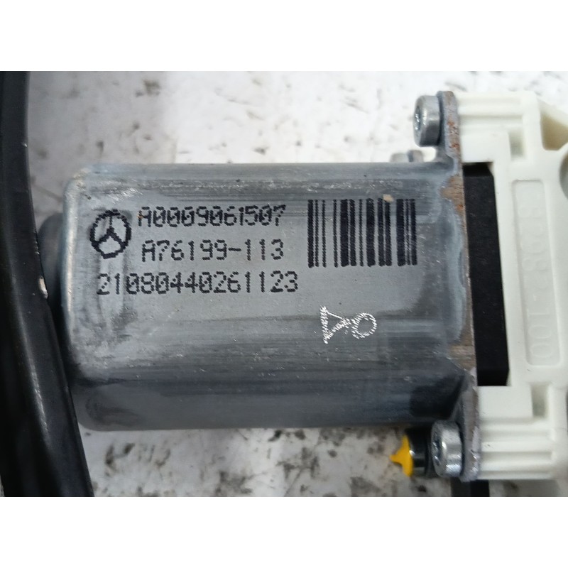 ELEVALUNAS DELANTERO IZQUIERDO