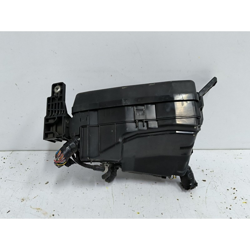 CAJA RELES / FUSIBLES