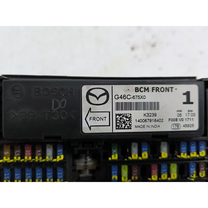 CAJA RELES / FUSIBLES