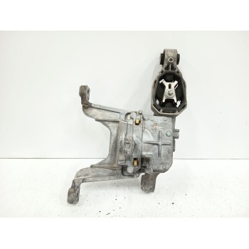 SOPORTE MOTOR DERECHO A2472401800 