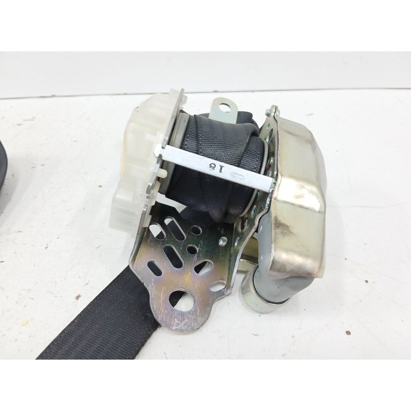 CINTURON SEGURIDAD DELANTERO DERECHO 7P1300P