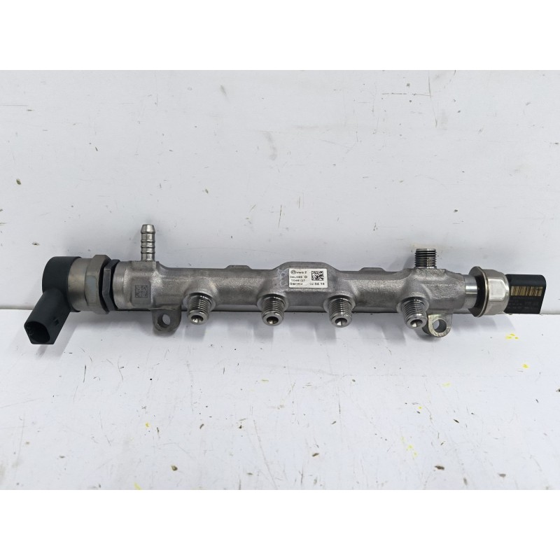 Recambio de rampa inyectora para seat leon st (5f8) 2.0 tdi referencia OEM IAM 04L089D R04L125 
