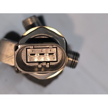 Recambio de rampa inyectora para seat leon st (5f8) 2.0 tdi referencia OEM IAM 04L089D R04L125 