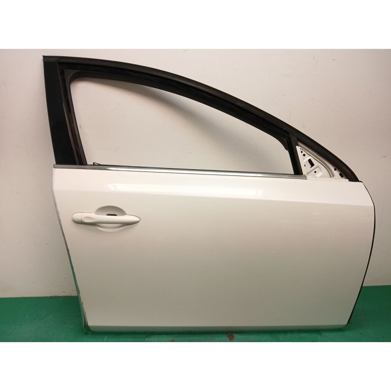 PUERTA DELANTERA DERECHA 801000930R