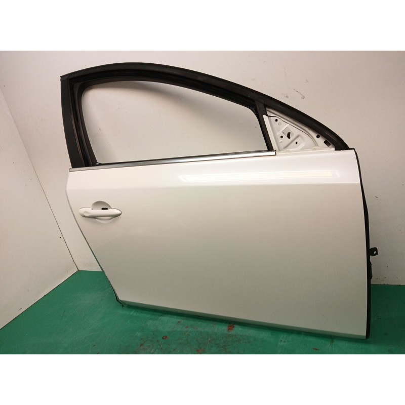 PUERTA DELANTERA DERECHA 801000930R