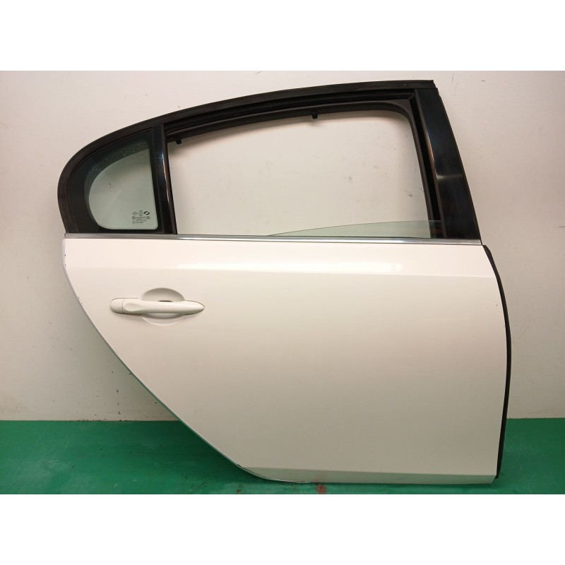 PUERTA TRASERA DERECHA 821003216R