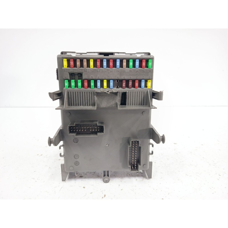 CAJA RELES / FUSIBLES