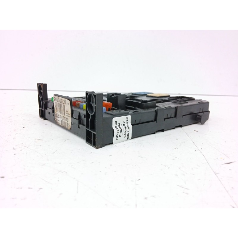 CAJA RELES / FUSIBLES