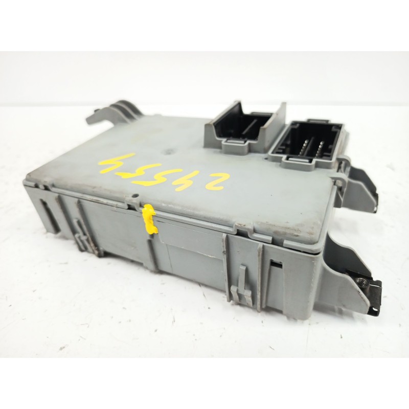 CAJA RELES / FUSIBLES