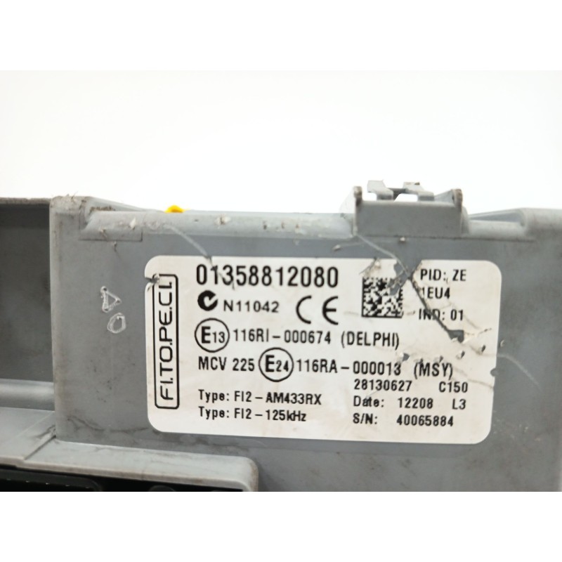 CAJA RELES / FUSIBLES
