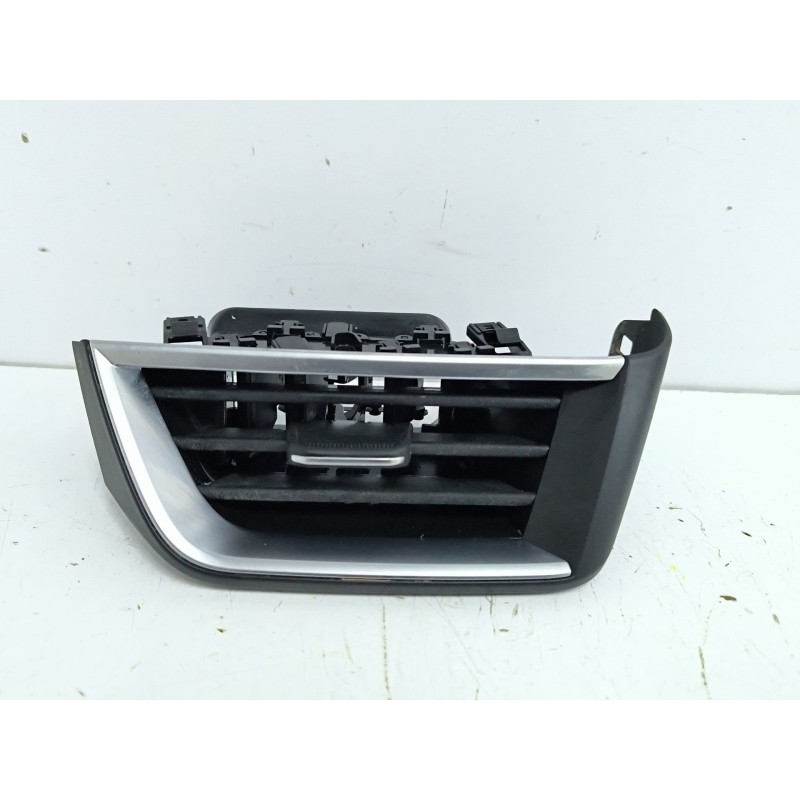 Recambio de rejilla aireadora para renault clio v (b7_) 1.3 tce 130 (b7mf) referencia OEM IAM 10514005  