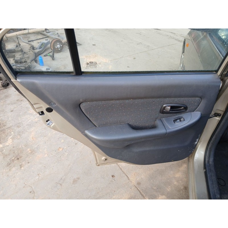 HYUNDAI ELANTRA III Sedán (XD) 2002