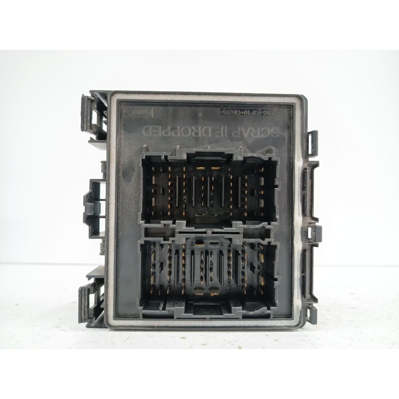 CAJA RELES / FUSIBLES