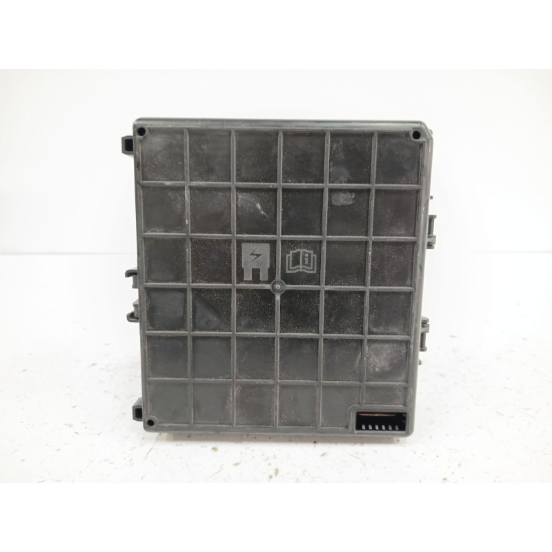 CAJA RELES / FUSIBLES