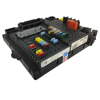 Recambio de caja reles / fusibles para volvo xc70 2.4 diesel cat referencia OEM IAM 30728512  