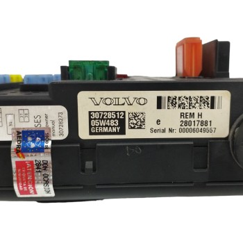 Recambio de caja reles / fusibles para volvo xc70 2.4 diesel cat referencia OEM IAM 30728512  