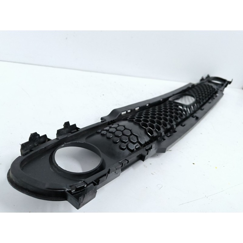 REJILLA PARAGOLPES DELANTERO 622549157R