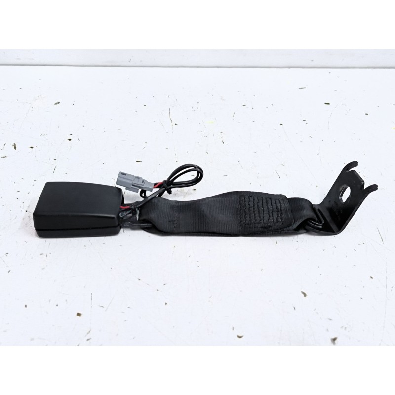 ENGANCHE CINTURON TRASERO DERECHO 878162954R