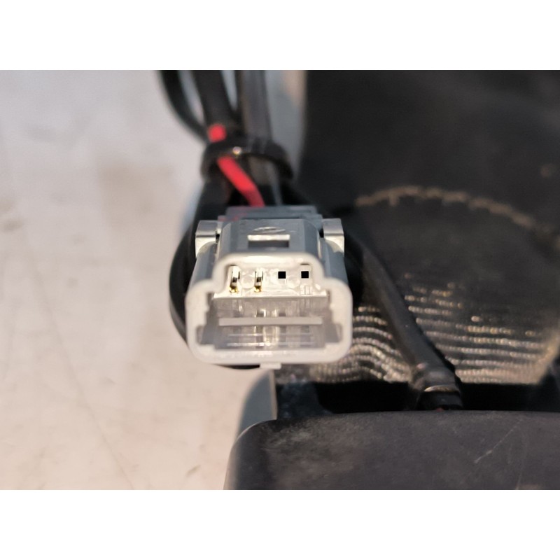 ENGANCHE CINTURON TRASERO DERECHO 878162954R