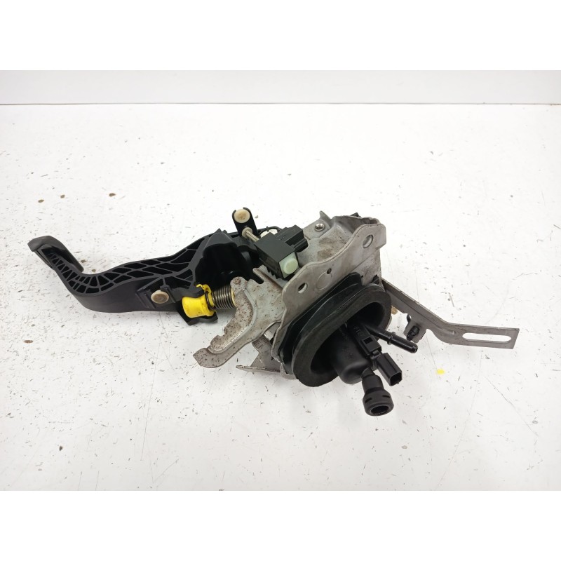 PEDAL EMBRAGUE H1B17A542BB