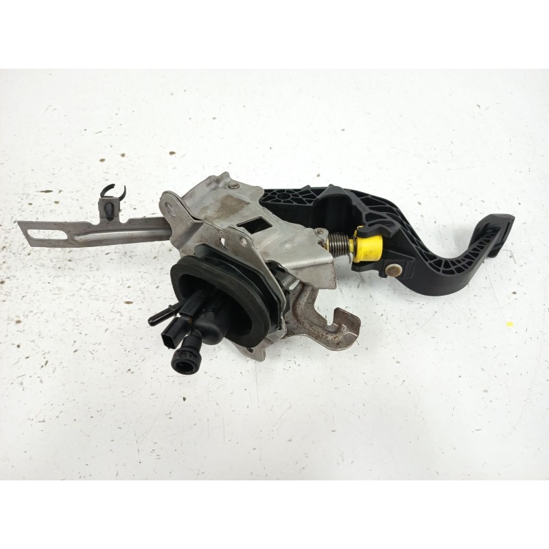 PEDAL EMBRAGUE H1B17A542BB