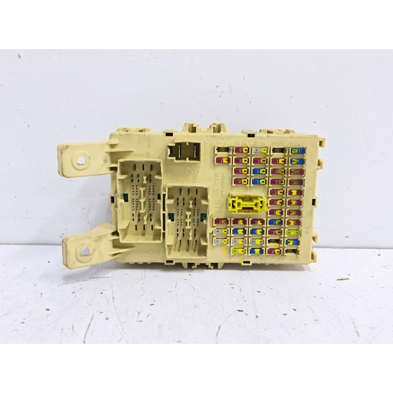 CAJA RELES / FUSIBLES