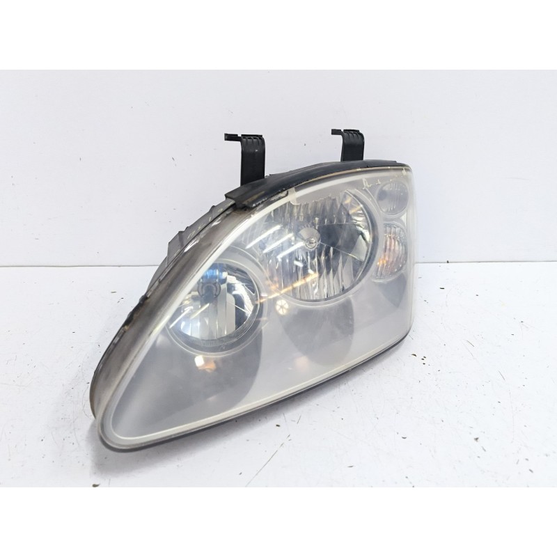 Recambio de faro izquierdo para ssangyong rodius i 2.7 xdi referencia OEM IAM   