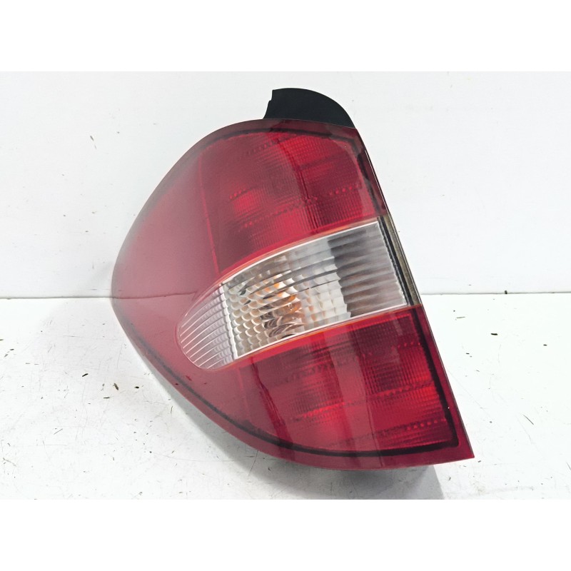 Recambio de piloto trasero izquierdo para ssangyong rodius i 2.7 xdi referencia OEM IAM 8360121303  