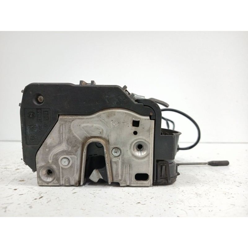 Recambio de cerradura puerta delantera izquierda para mercedes-benz clase c (w203) c 200 cdi (203.004) referencia OEM IAM 004133