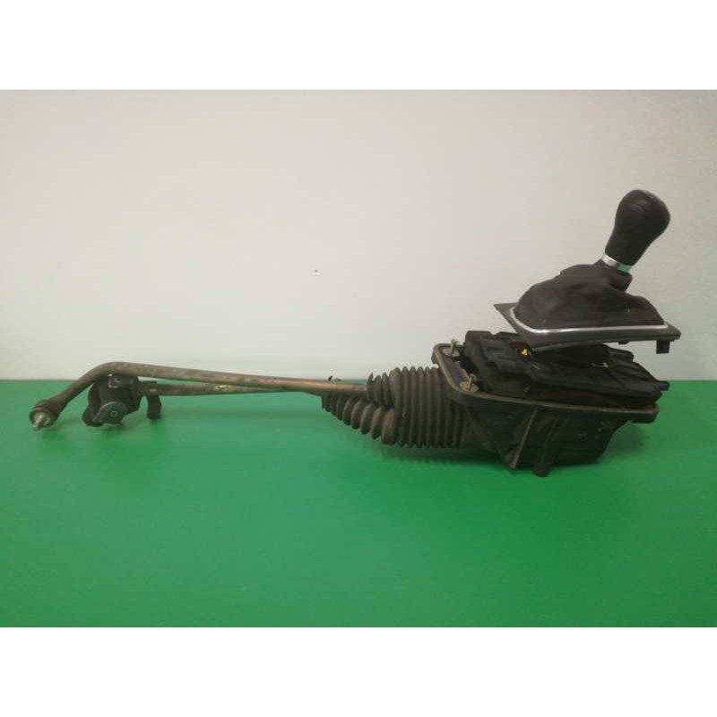 Recambio de palanca cambio para audi a4 berlina (8e) 1.9 tdi (96kw) referencia OEM IAM 8E0711025  