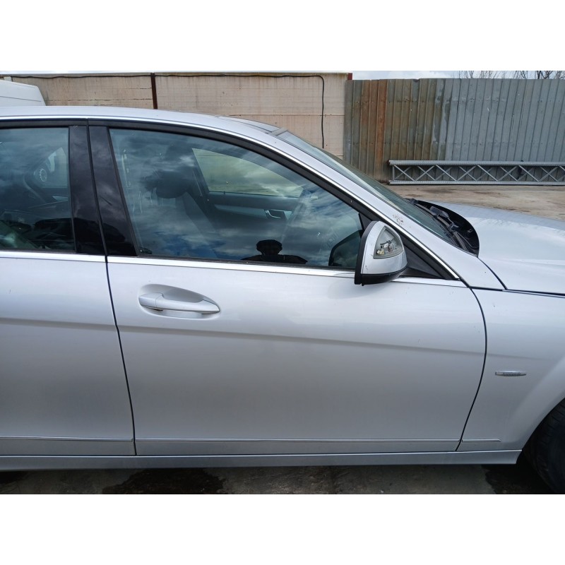 Recambio de puerta delantera derecha para mercedes-benz clase c (w204) berlina referencia OEM IAM   