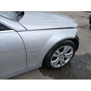 Recambio de aleta delantera derecha para mercedes-benz clase c (w204) berlina referencia OEM IAM   