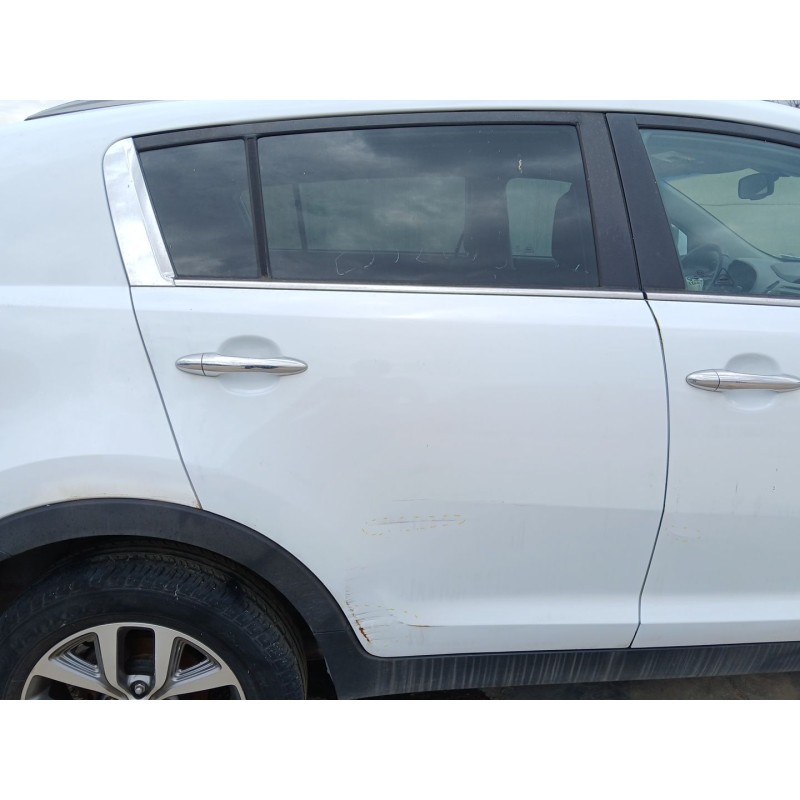 Recambio de puerta trasera derecha para kia sportage iii (sl) 1.6 gdi referencia OEM IAM   