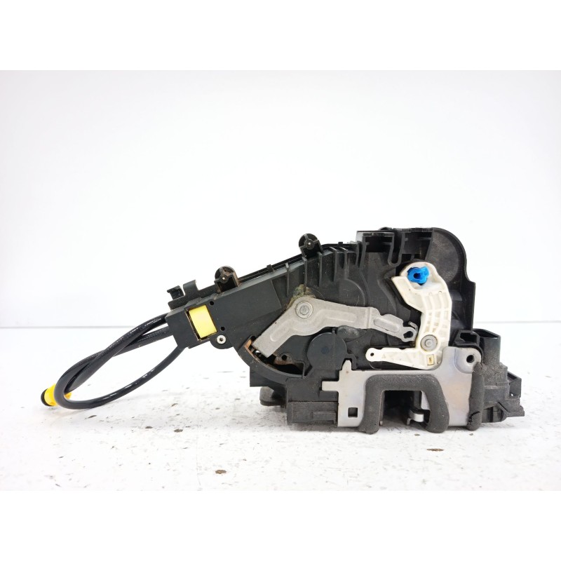 CERRADURA PUERTA TRASERA DERECHA A2220064099