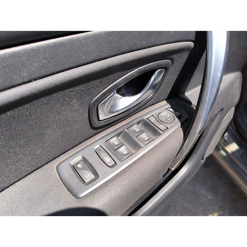 RENAULT LATITUDE (L70_) 2011