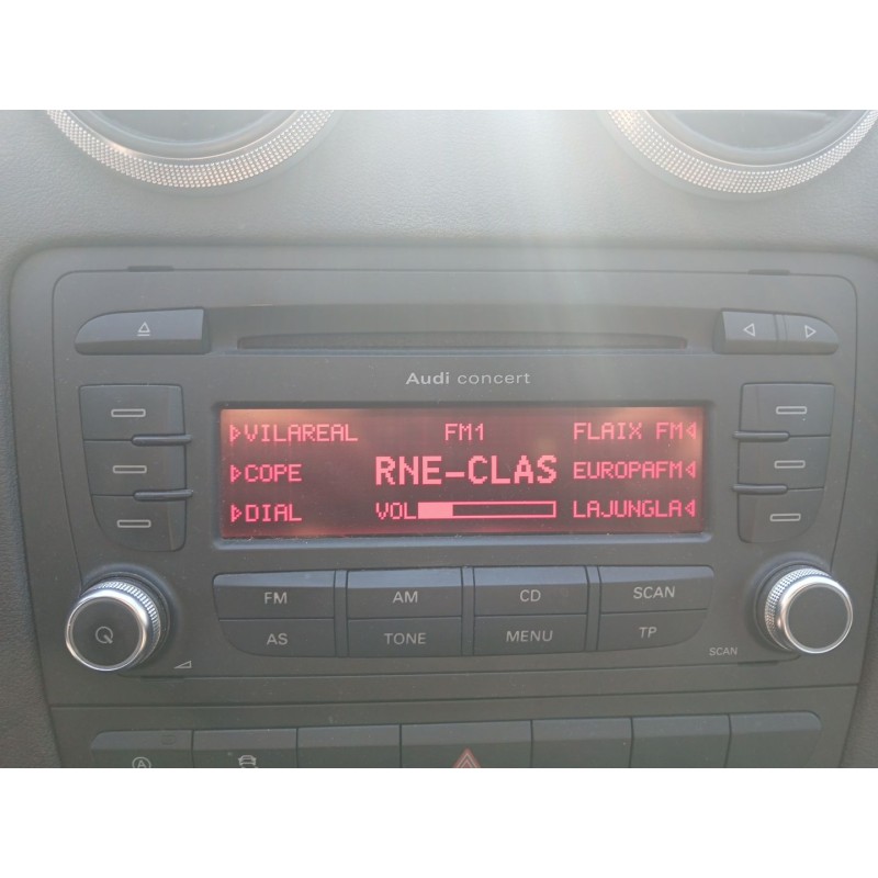 Recambio de sistema audio / radio cd para audi a3 sportback (8pa) 1.6 tdi referencia OEM IAM   